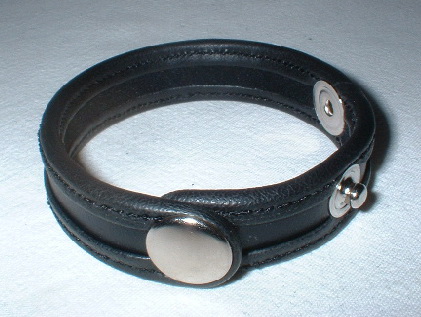 Cock-ring cuir noir liseré noir