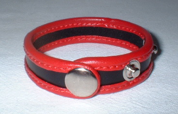 Cock-ring cuir noir liseré rouge