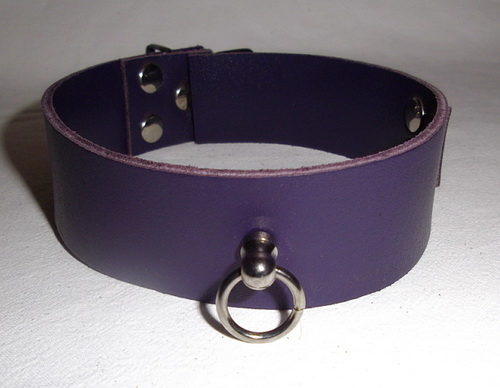 Collier cuir violet